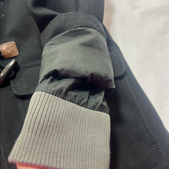 Merrell women’s black DUFFLE toggle
Coat size Medium - Picture 5 of 6